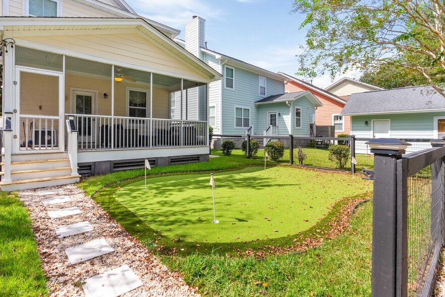 Building Photo - 5199 Celtic Dr