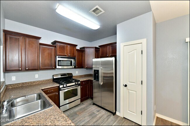 Building Photo - 12569 Wolf Berry Dr