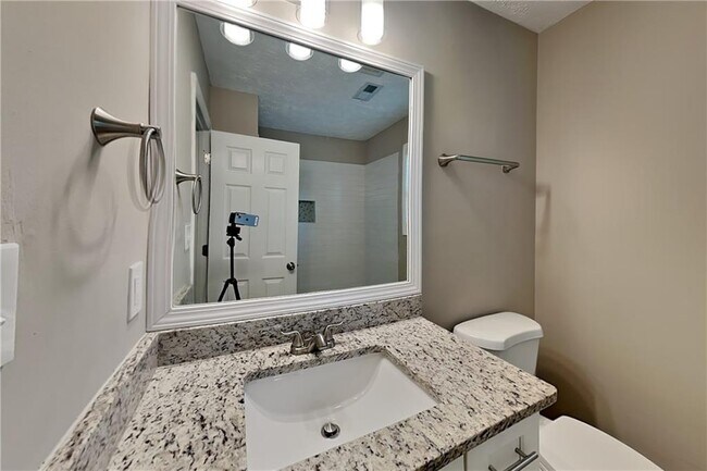 Building Photo - 40 Briar Gate Ln