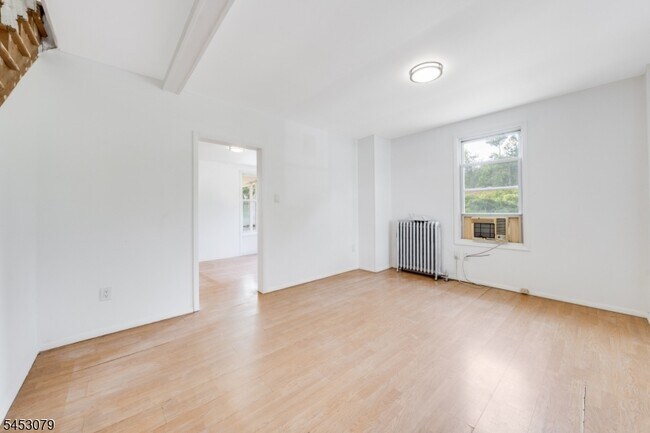 Building Photo - 37 Bowers Ln
