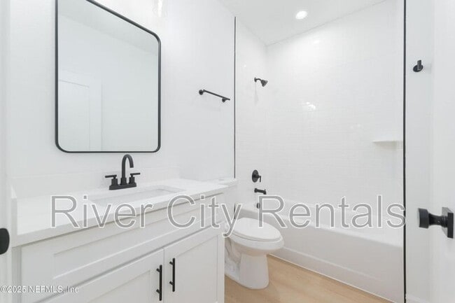 Building Photo - 9261 Dolphin St