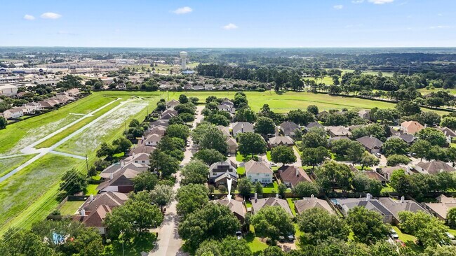 Building Photo - 5802 Sawyer Bend Ln
