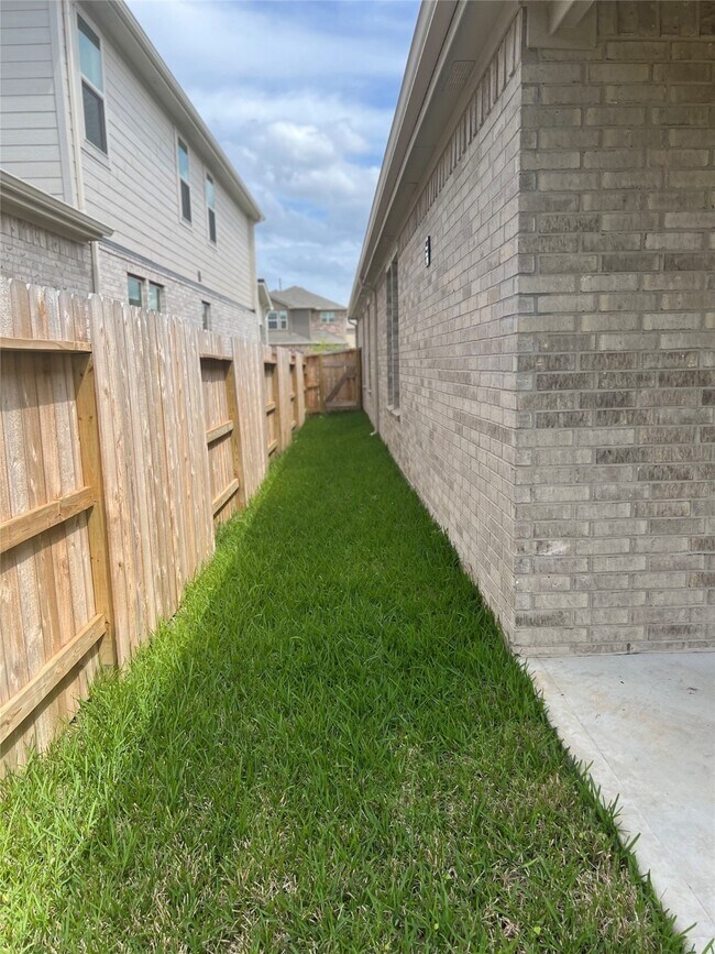 Building Photo - 16126 Elbridge Ct