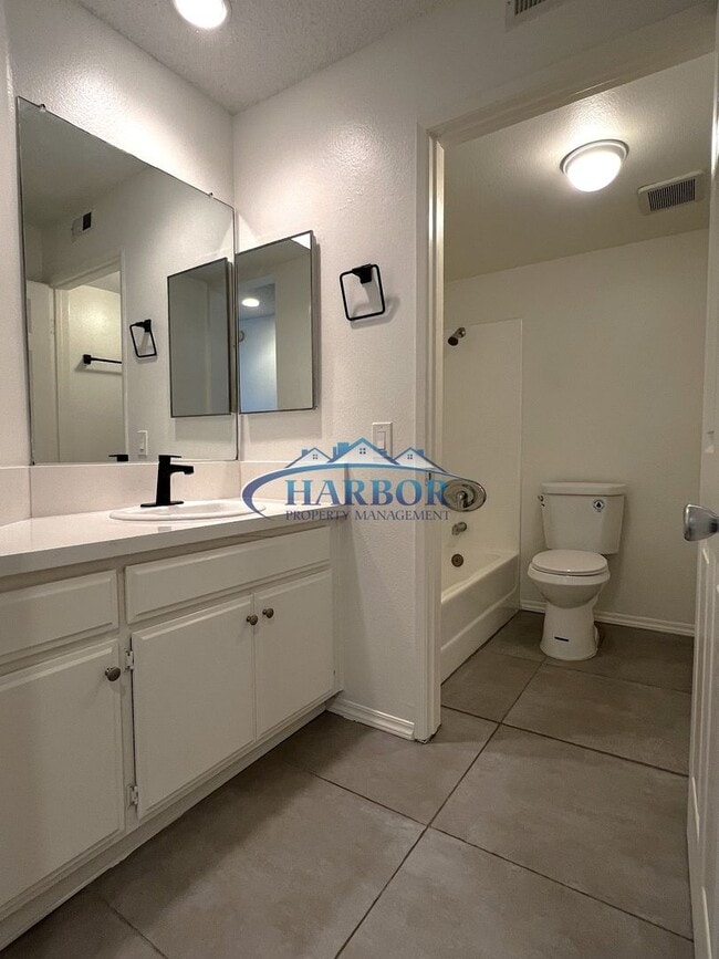 Building Photo - Beautiful San Pedro Condo 2 Bedroom 2.5 Bath