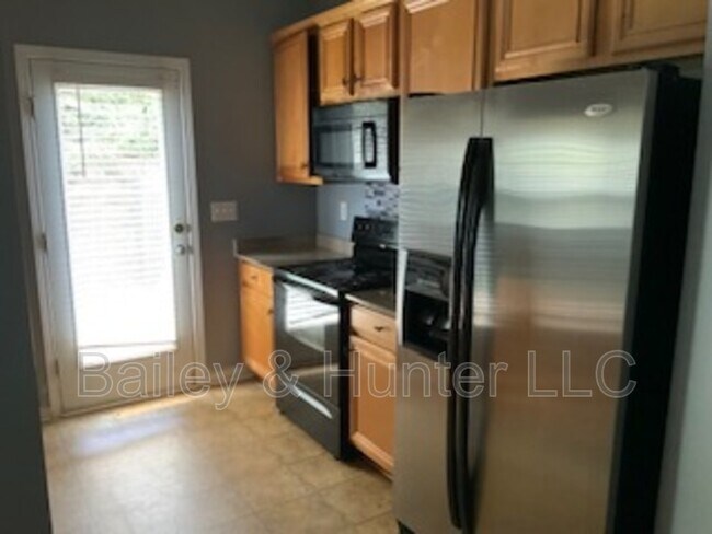 Building Photo - 473 Mulberry Row