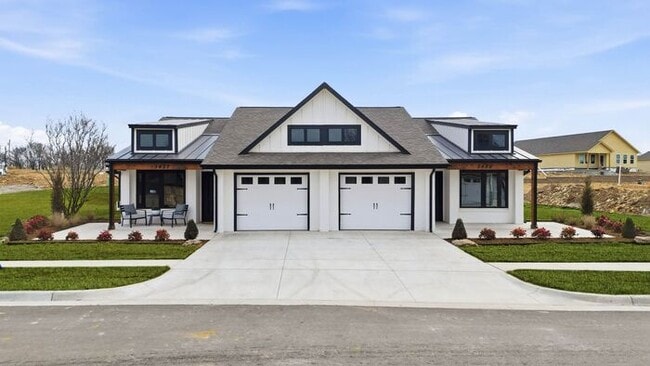 Building Photo - Move In Special! Lawn Care Included! Fully Remodeled 2/1/1