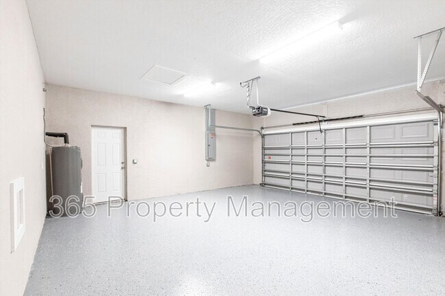 Building Photo - 5534 Fairlane Dr