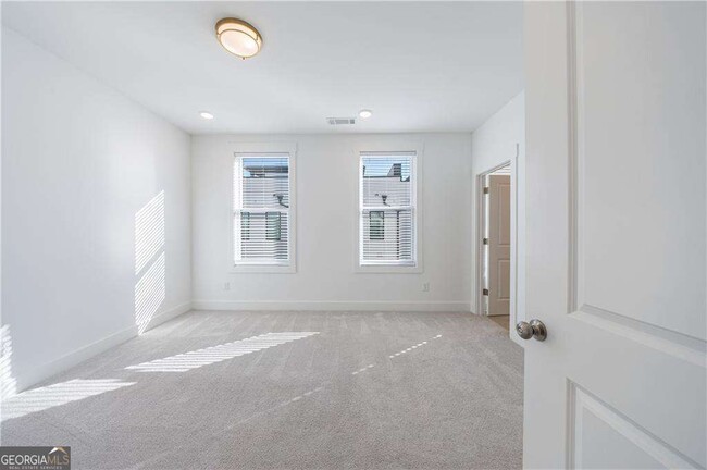 Building Photo - 1032 Robert Smalls Wy