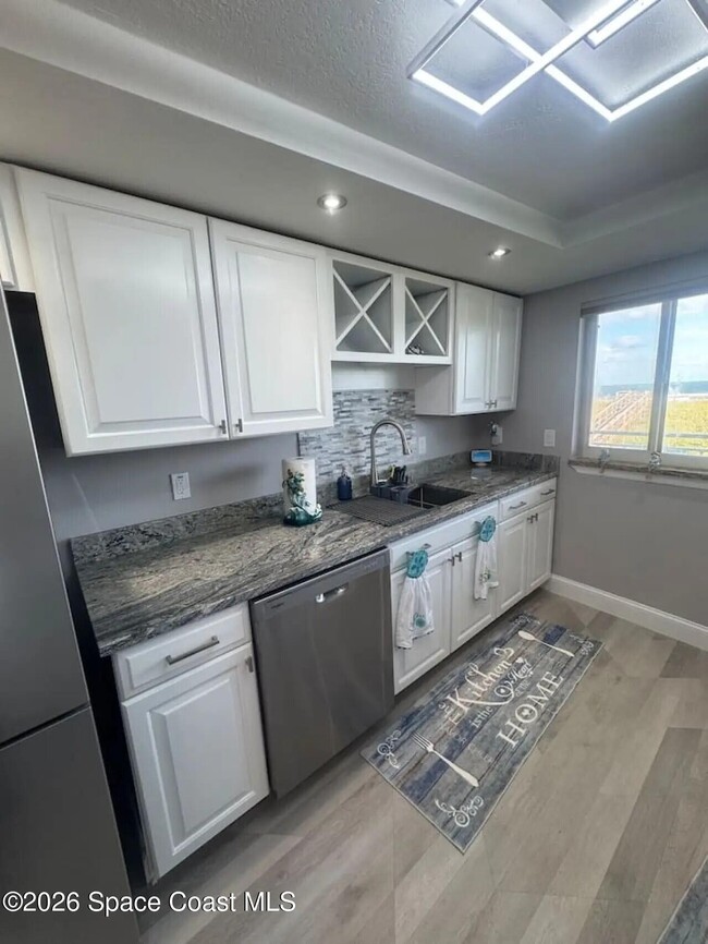 Building Photo - 4850 Ocean Beach Blvd