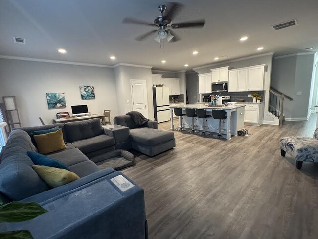 Living Room & Kitchen - 5313 Briggs St