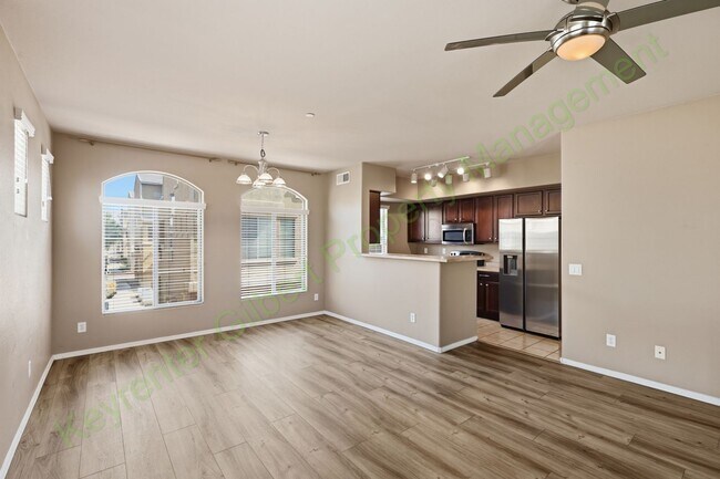 Building Photo - 900 S 94th St