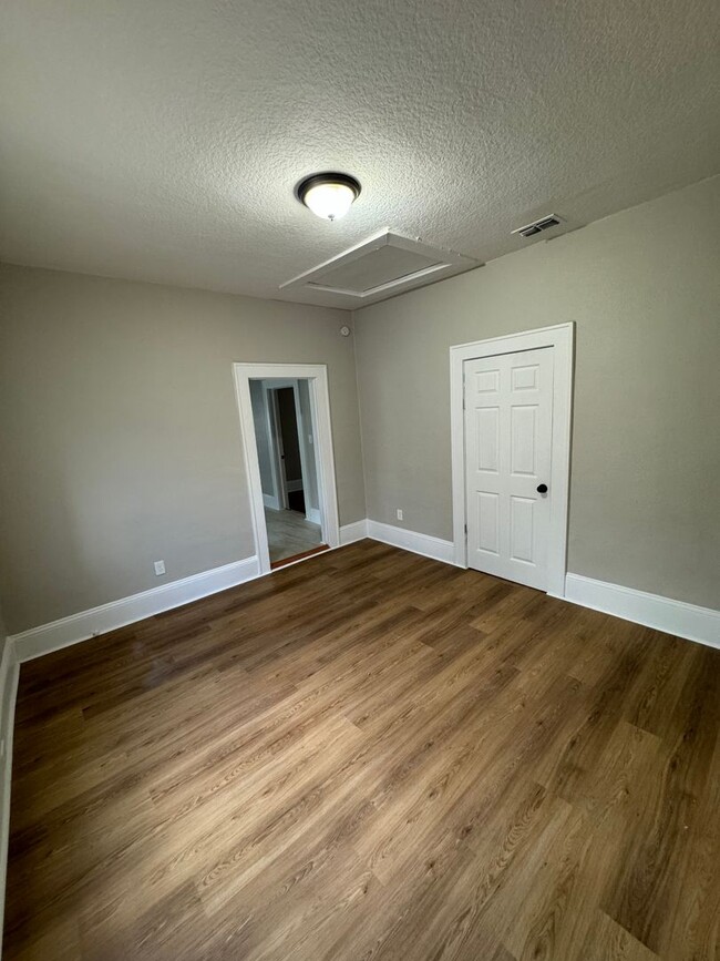 Building Photo - Beautiful 3 Bedroom Home in Phoenix!