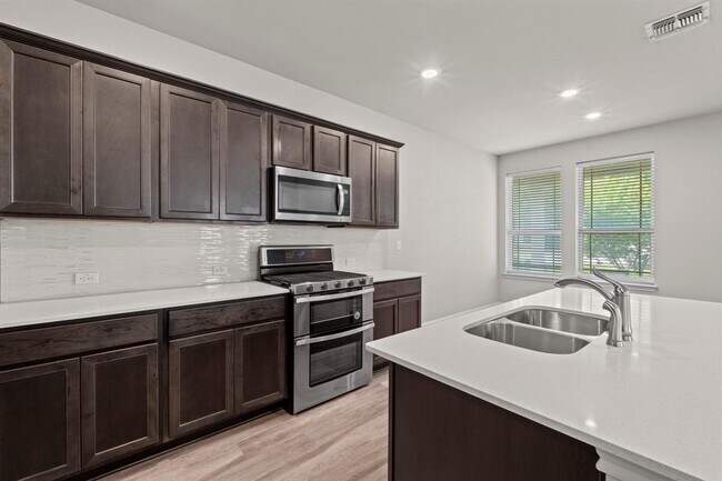Building Photo - 7907 Mellencamp Dr