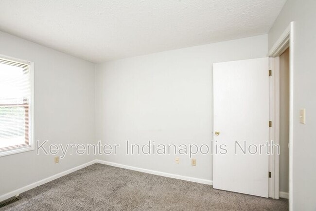 Building Photo - 140 N Cherry St