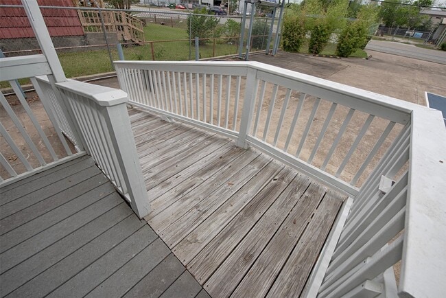 Building Photo - 715 Grand Ave