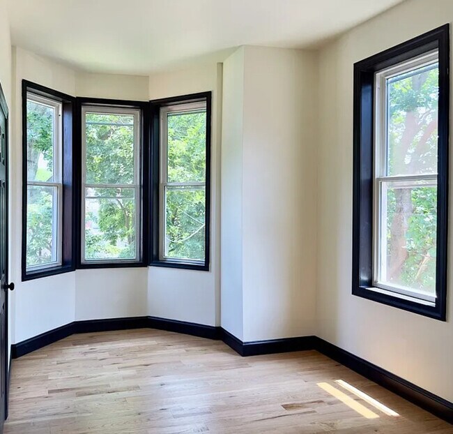Building Photo - 709 N Duke St