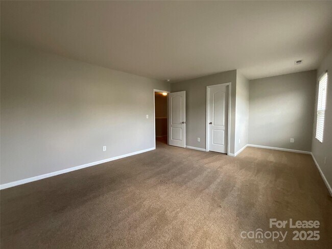 Building Photo - 9143 Magnolia Lily Ave