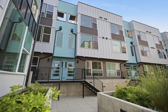 Building Photo - 12512 C 35th Ave NE