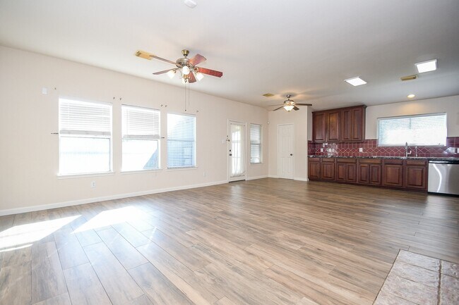 Building Photo - 21839 Manitou Falls Ln