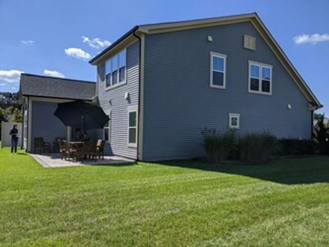Building Photo - 37024 Fairway Dr