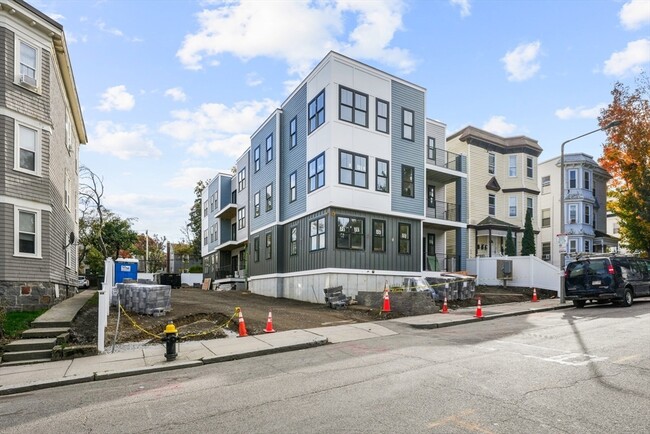 Building Photo - 60 Fuller St