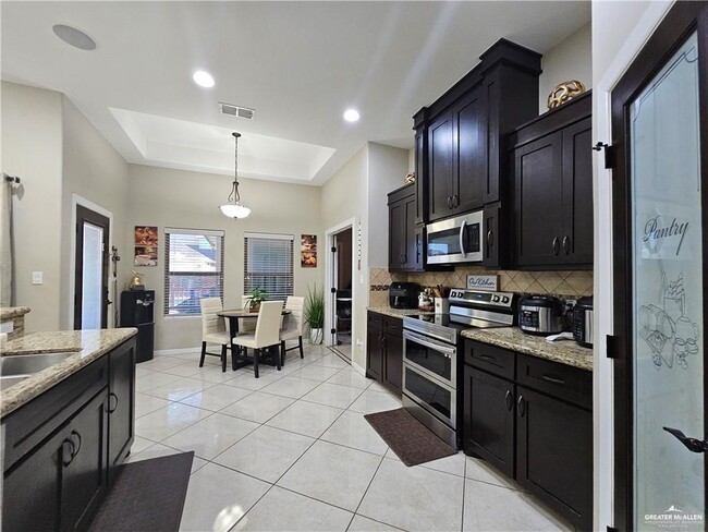 Building Photo - 21 Radiant Ln