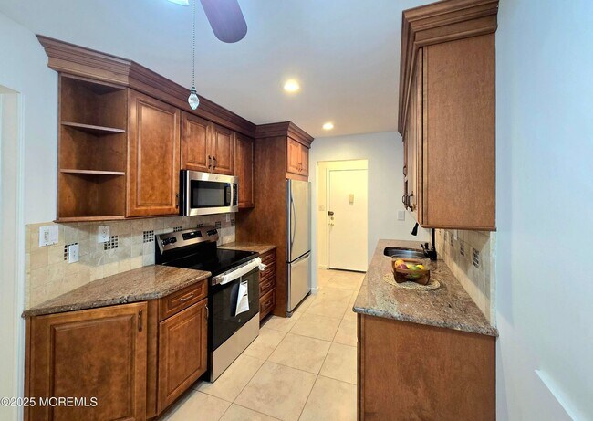 Building Photo - 218 Medford Ct