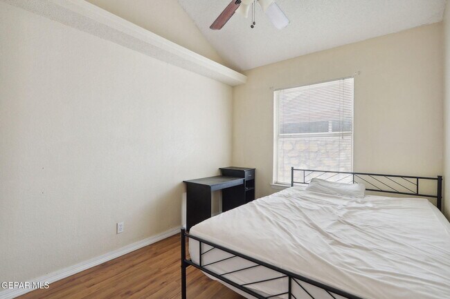 Building Photo - 3286 Sal Berroteran Dr
