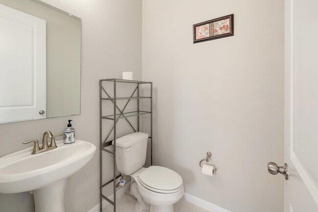 Building Photo - 1136 Almeria Bend
