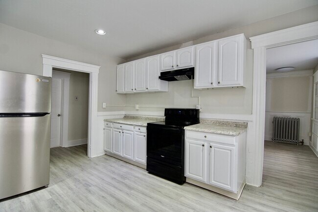 Building Photo - 58 Howes St