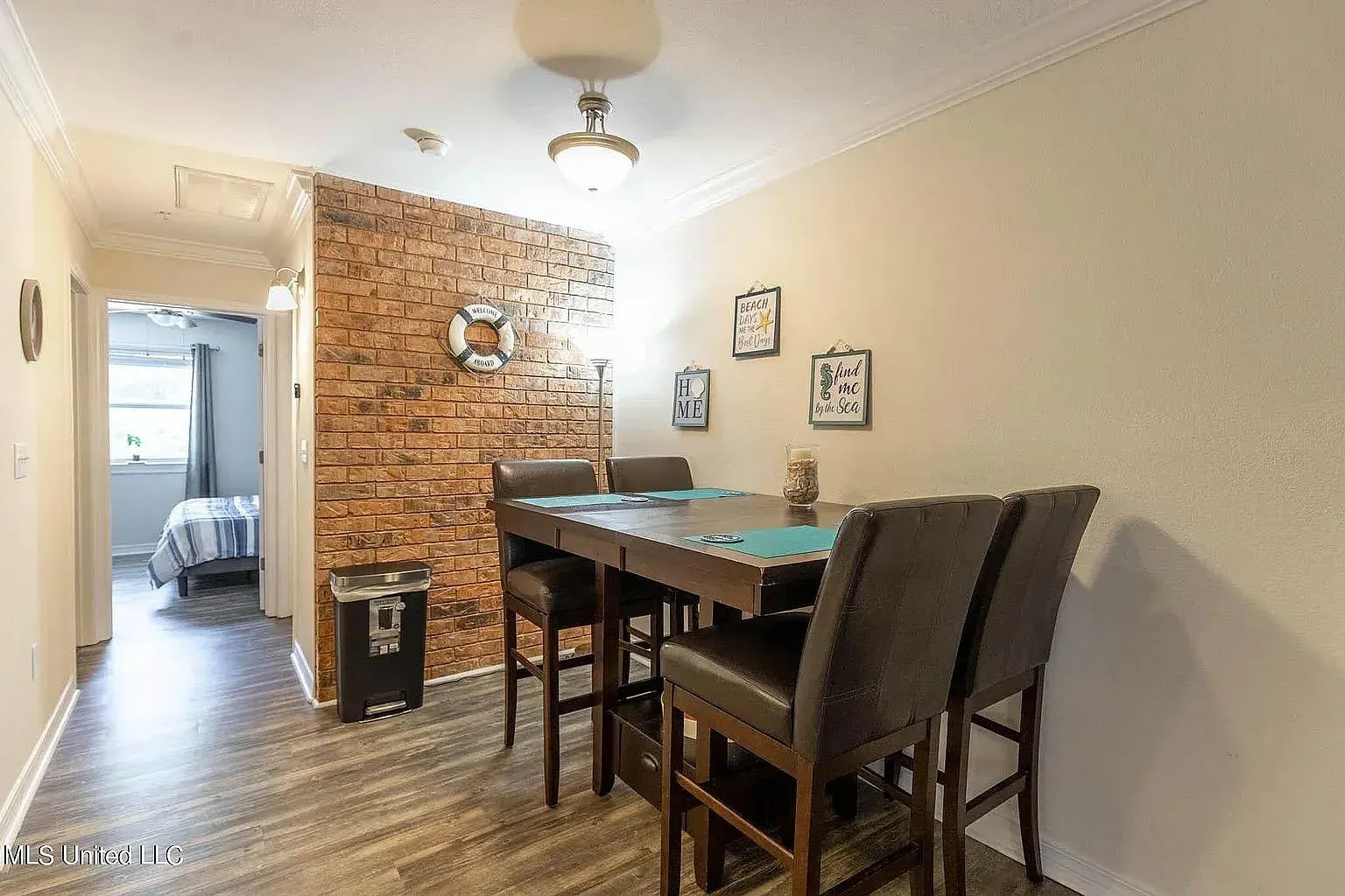 Building Photo - 1282 Beach Blvd