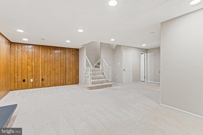 Building Photo - 6632 Green Ash Dr