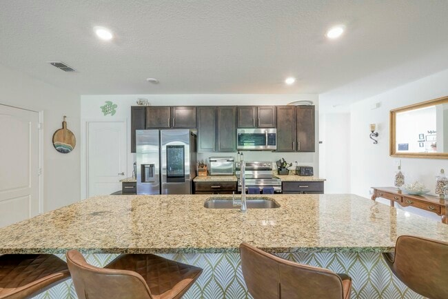 Building Photo - 4042 SW Jaqust St