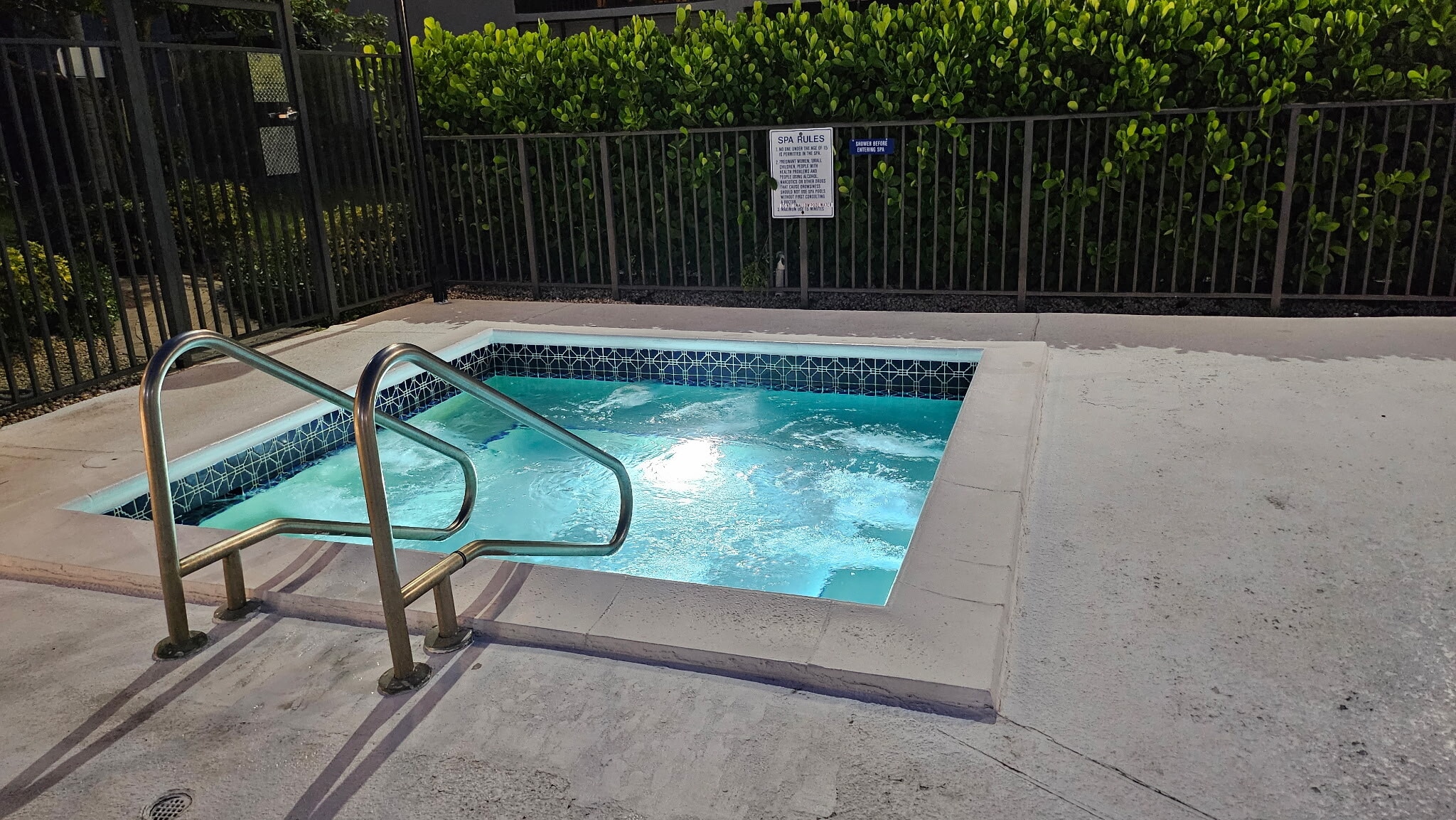 Hot spa - 2222 N Cypress Bend Dr