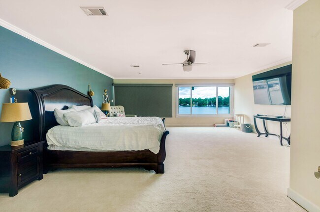Building Photo - 53 Yacht Club Dr