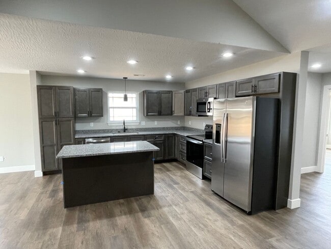 Building Photo - NEW CONSTRUCTION 3 Bed 2 Bath FOR RENT in Waynesville