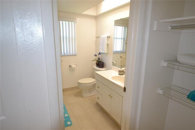 Building Photo - 2357 White Oak Cir