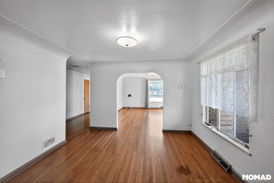 Building Photo - 6801 E 6th Ave