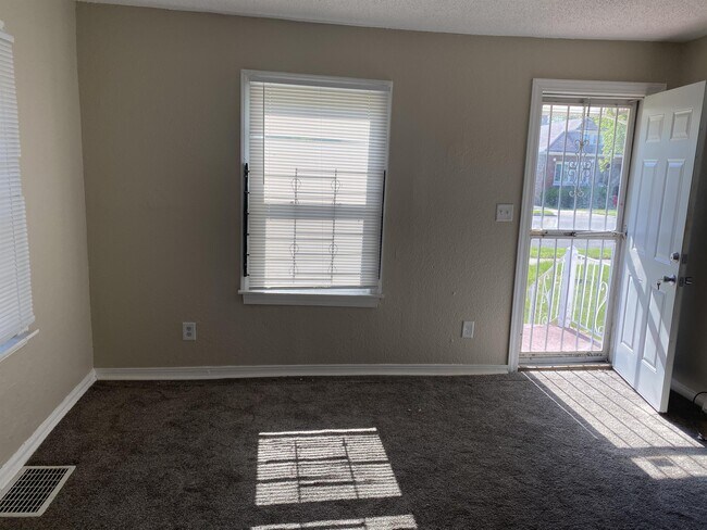 Building Photo - 1341 Taft St