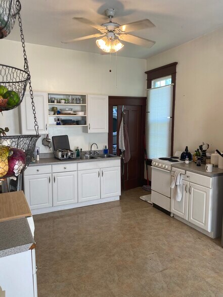 Building Photo - 129 Hill Bend Pl