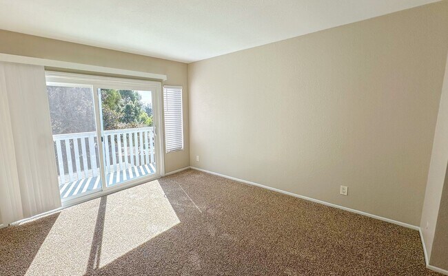 Building Photo - 861 Mola Vista Way