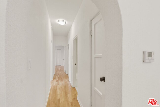 Building Photo - 1492 Silver Lake Blvd