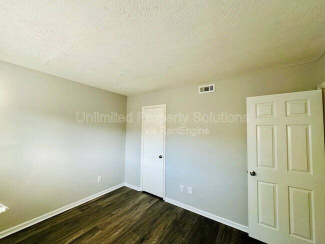 Building Photo - 209 Sunn Aire Ct