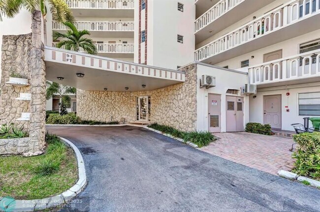 Building Photo - 3199 S Ocean Dr