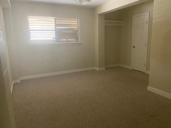 Building Photo - 638A Warsaw Dr