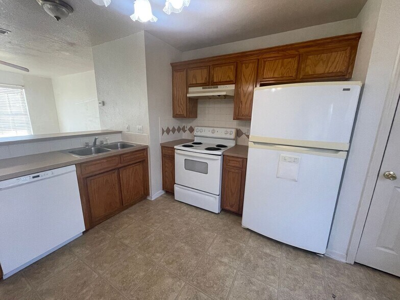 Building Photo - 211 N 3rd St