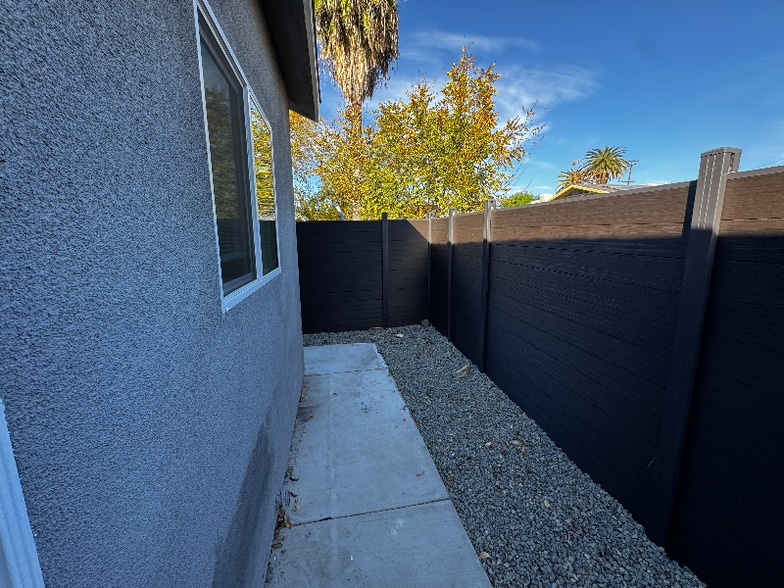 Building Photo - 1319 N Stoddard Ave