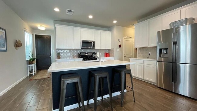 Building Photo - 128 Lacey Oak Lp