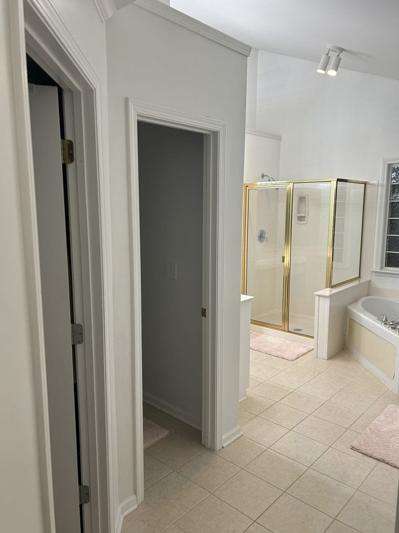 Building Photo - 612 Heathercrest Ct