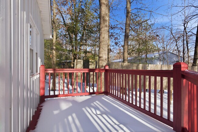 Building Photo - 1 bed/1 bath. Pet Friendly Travel Nurse